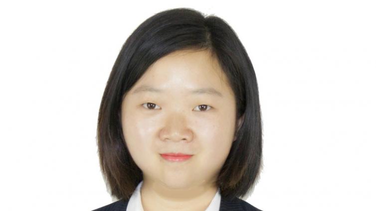 <div class="col-md-7" style="padding:0 20px 0 0;"> 								<h3>覃晴</h3> 								<p>中鐵二十三局集團有限公司共享中心<br />高級會計師</p> 							</div><p class="description">2017年很榮幸代表中鐵二十三局集團公司財務人員，單槍匹馬闖入了全國建筑業財稅知識競賽并取得了個人銀獎。</p>